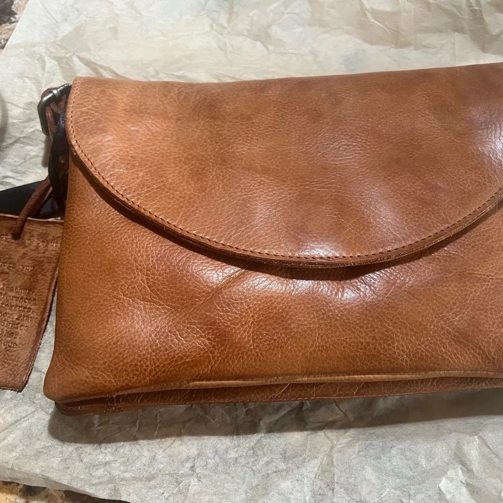 latico Vintage-inspired Brown Leather Crossbody Beautiful purse. - Picture 1 of 9